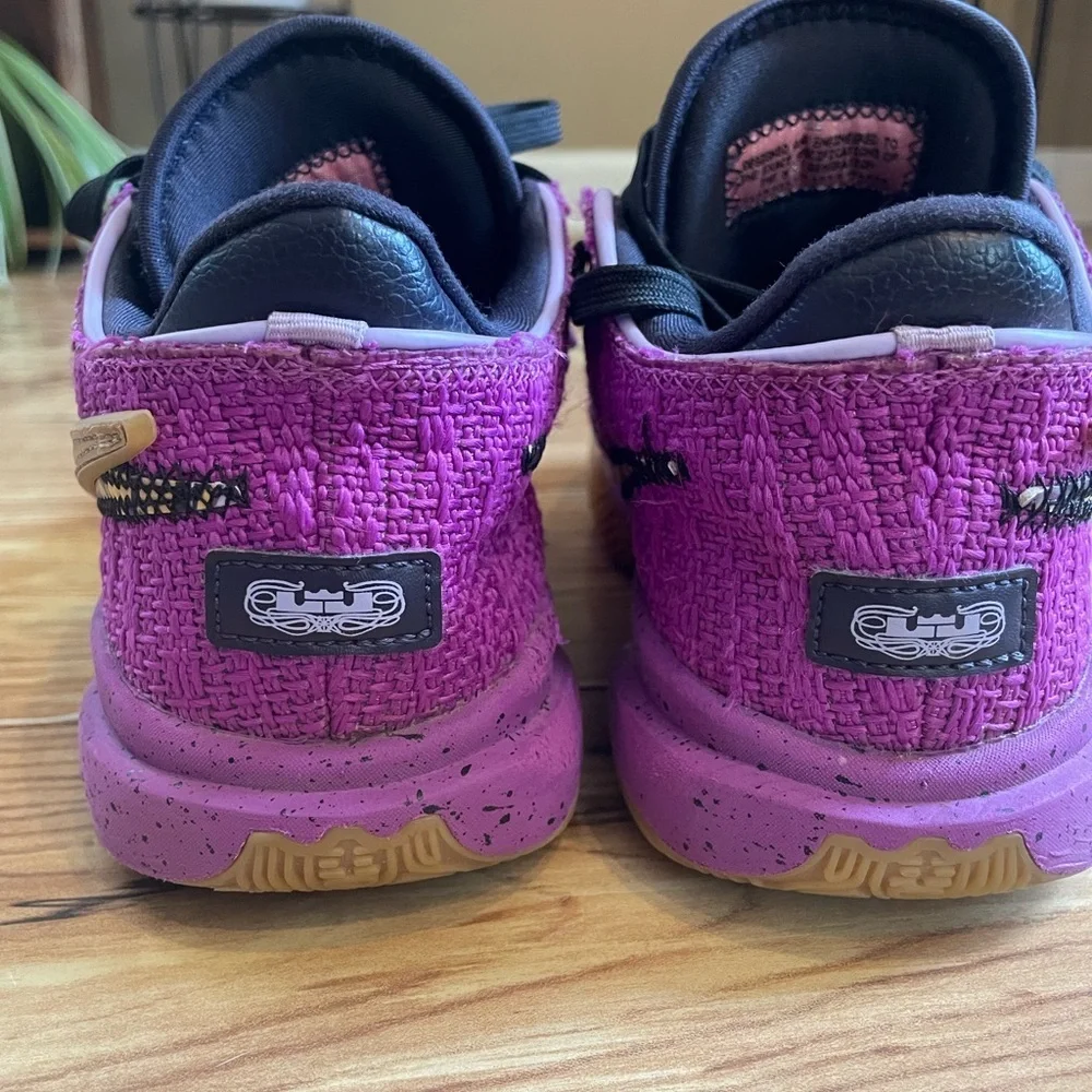 Nike vibrant purple